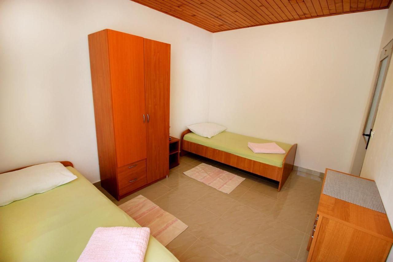 The Peaceful Vacation Apartment Metajna Bagian luar foto