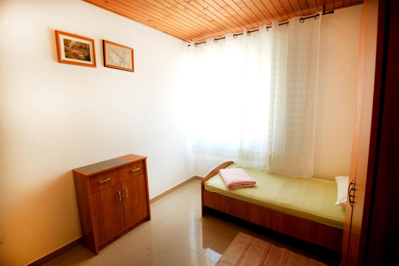 The Peaceful Vacation Apartment Metajna Bagian luar foto