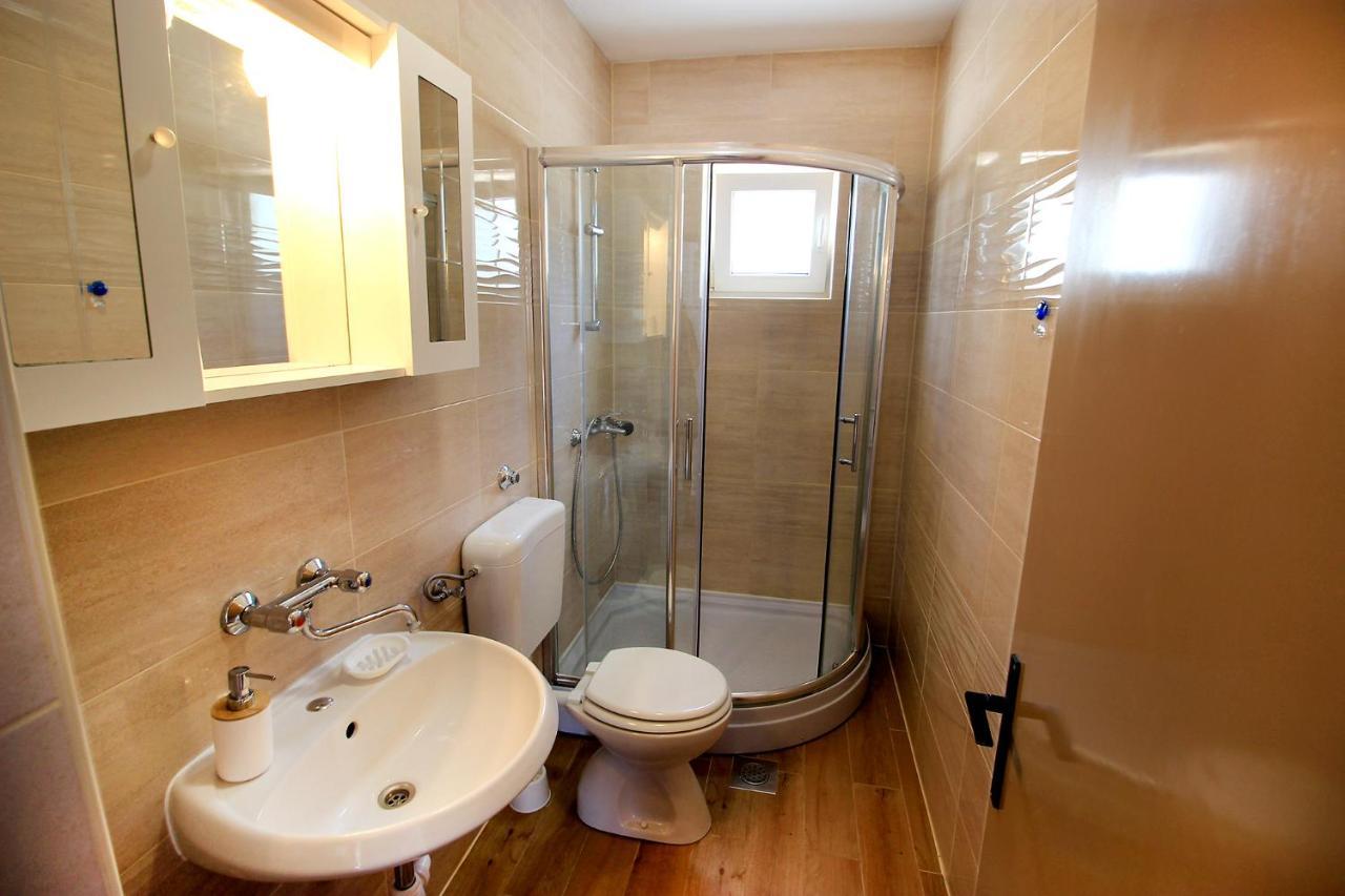 The Peaceful Vacation Apartment Metajna Bagian luar foto