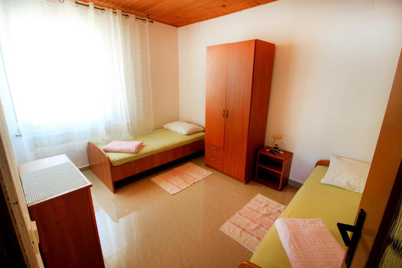 The Peaceful Vacation Apartment Metajna Bagian luar foto